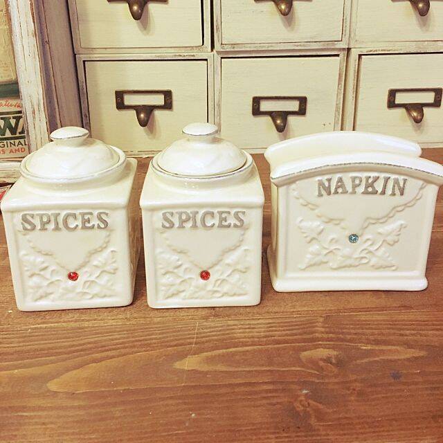 どの素材もいい！ダイソーキャニスターの使いやすさを紹介