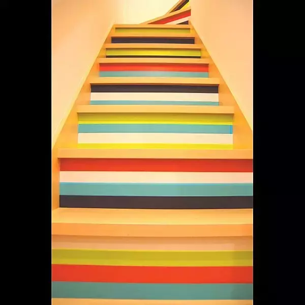 「賃貸でも簡単に模様替え！気軽に貼ってはがせるマステ壁紙」の画像