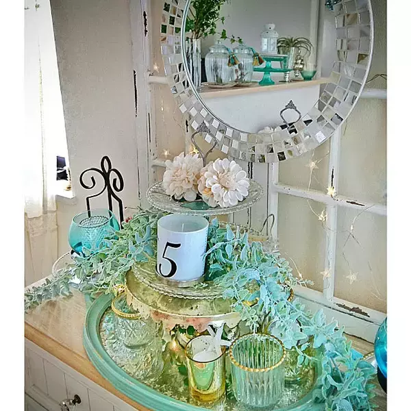 「ニトリのウォールミラーで作る！見せる部屋作り」の画像