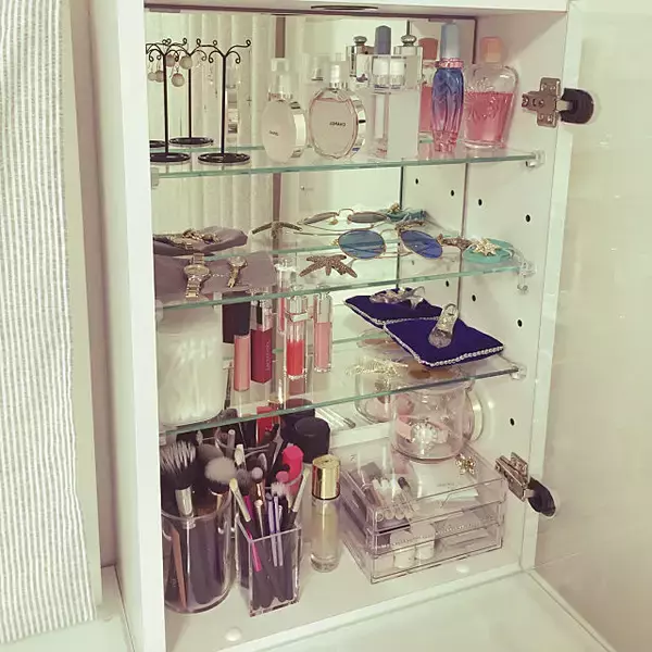 「整理しやすい！ダイソーのクリアケースでディスプレイ収納」の画像