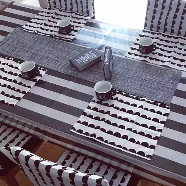 「華やかな食卓♡100均アイテムでテーブルコーディネート」の画像