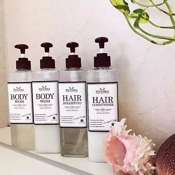 「浴室・洗面室で使える！シンプルな100均の詰め替えボトル　」の画像