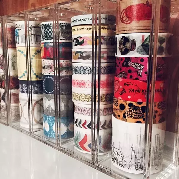 「見せて飾る収納を♡とっておきのマスキングテープ整理術」の画像