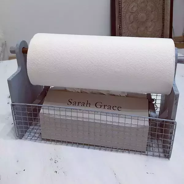 「どう収納する？キッチンペーパーの便利な置き方アイデア集」の画像