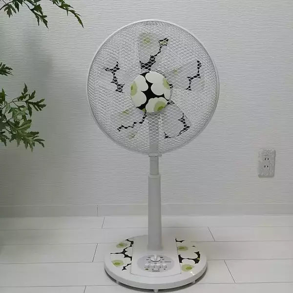 「DIYでお家に彩りを！マリメッコで作る華やかインテリア」の画像