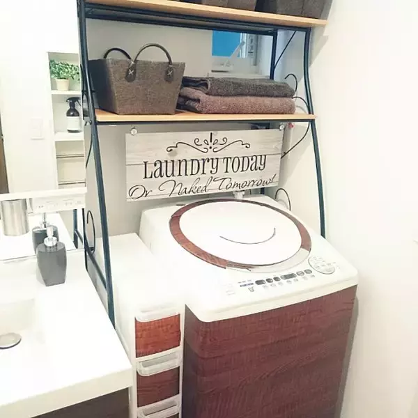 「便利さだけじゃ満足しない☆見栄えの良い洗濯機周り収納」の画像