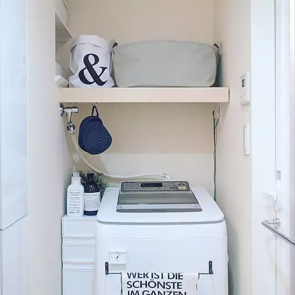「便利さだけじゃ満足しない☆見栄えの良い洗濯機周り収納」の画像