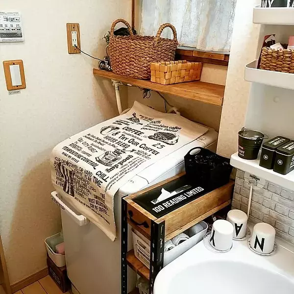 「便利さだけじゃ満足しない☆見栄えの良い洗濯機周り収納」の画像