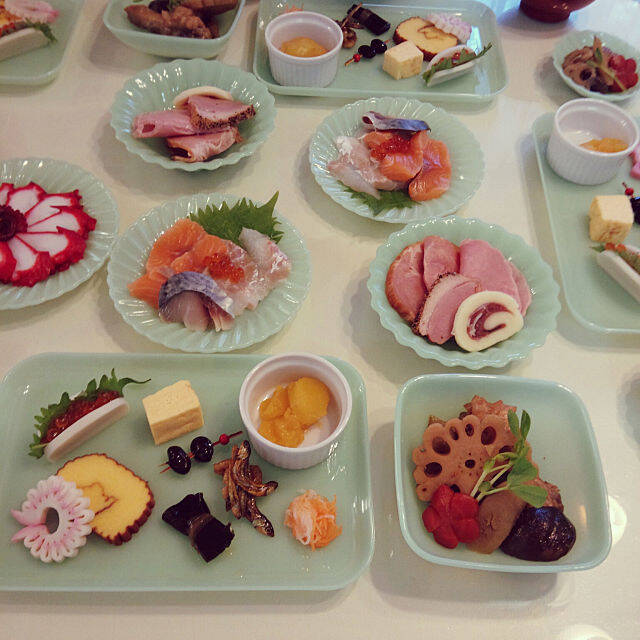 食卓を華やかに♡今すぐ欲しい100均の平皿、プレート皿