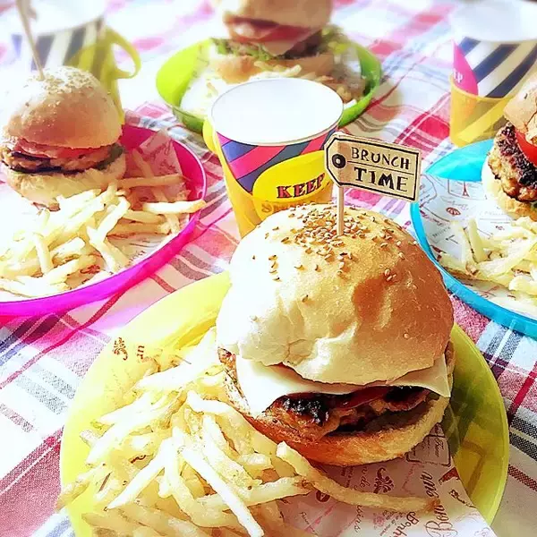 「こんな風に使いたい！セリアの紙コップ、紙皿、紙ナプキン」の画像