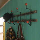 「実用的でインテリア性も◎あると助かるコート掛けDIY実例」の画像3