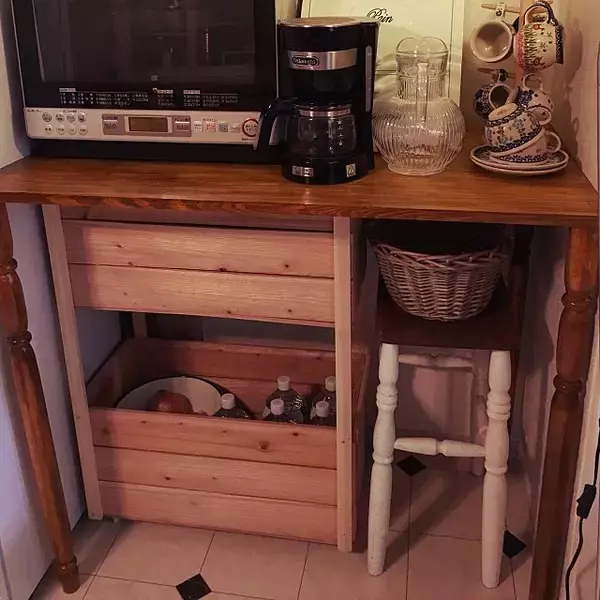 「キッチン収納にも活躍！みんなの木箱DIYが暮らしを支える」の画像