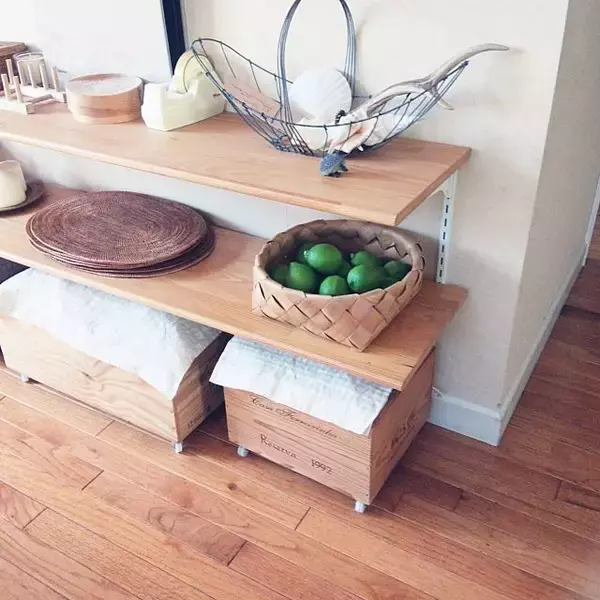 「キッチン収納にも活躍！みんなの木箱DIYが暮らしを支える」の画像