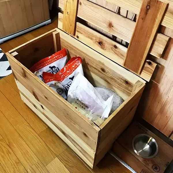 「キッチン収納にも活躍！みんなの木箱DIYが暮らしを支える」の画像