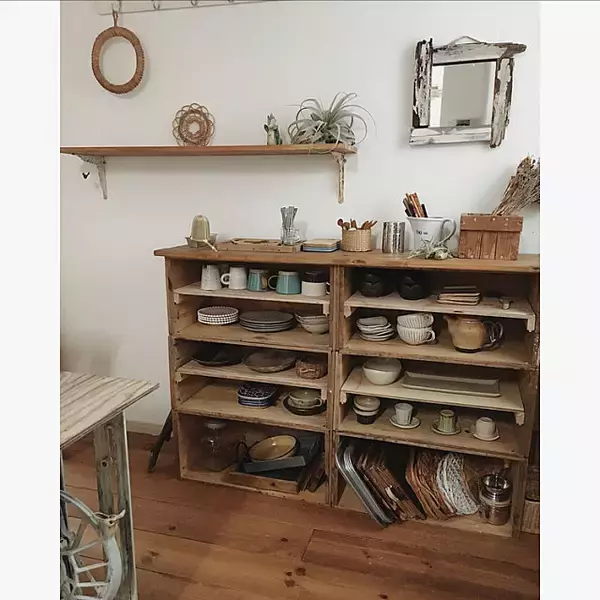 「キッチン収納にも活躍！みんなの木箱DIYが暮らしを支える」の画像