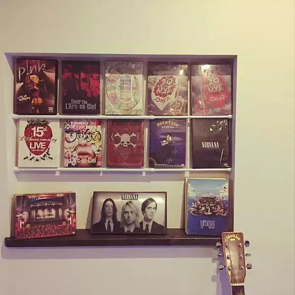 「この壁のくぼみ使えます♡ハイセンスなニッチ収納のある家」の画像