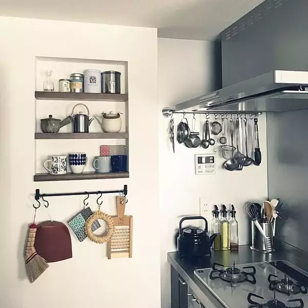 「この壁のくぼみ使えます♡ハイセンスなニッチ収納のある家」の画像