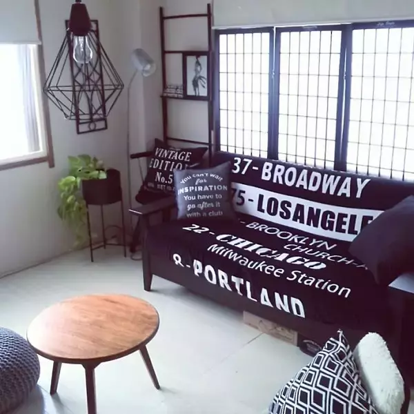 「驚きの万能性！ニトリ・しまむらアイテムのリビング活用術」の画像