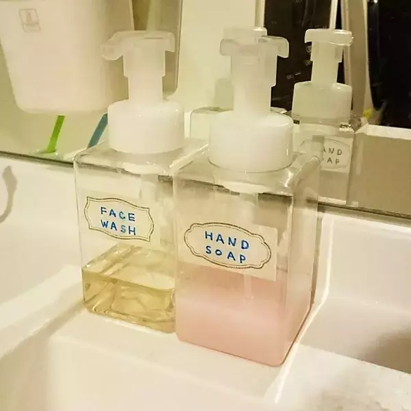 「シンプルにスッキリ快適！無印良品の詰め替えボトル」の画像