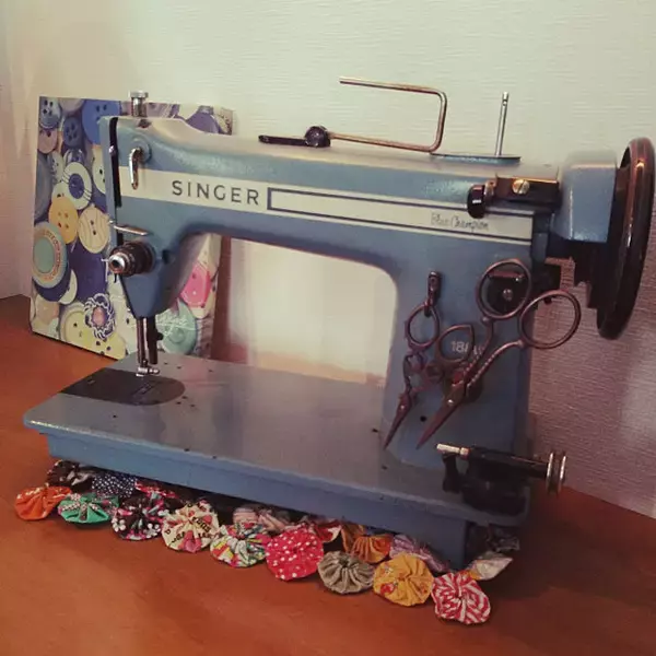 「みんなのアイデア教えて☆はさみの置き場はこれで解決」の画像