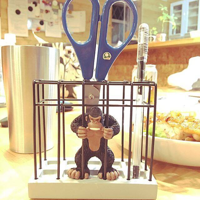 みんなのアイデア教えて☆はさみの置き場はこれで解決