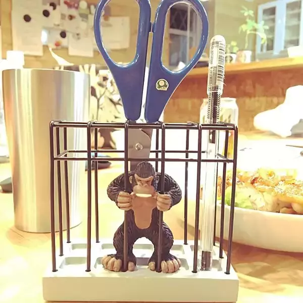 「みんなのアイデア教えて☆はさみの置き場はこれで解決」の画像