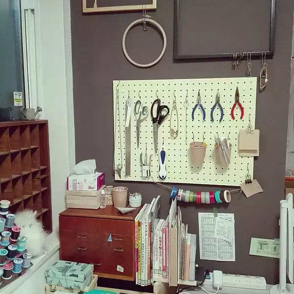 「みんなのアイデア教えて☆はさみの置き場はこれで解決」の画像