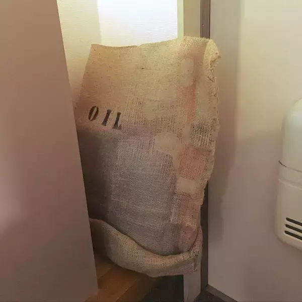 「ぐるぐる巻くだけでもOK！麻紐でナチュラルな空間をDIY」の画像