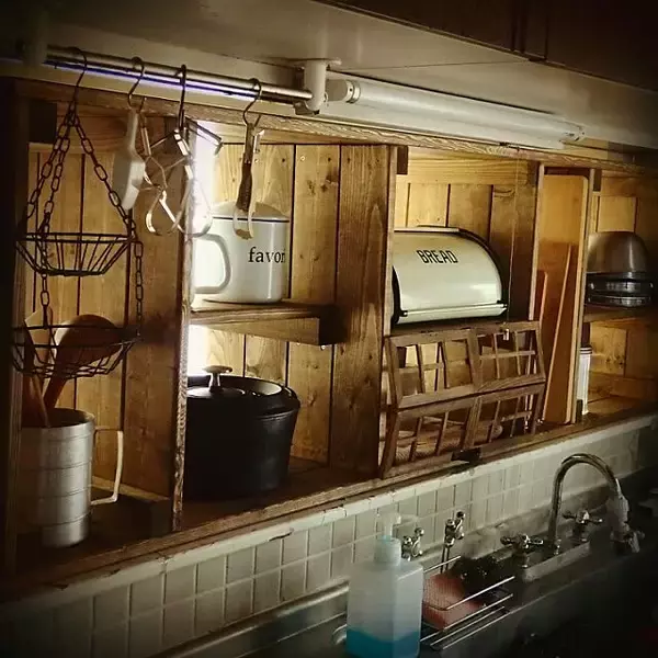 「アイデアしだいでアピールポイントに♡出窓を使った収納」の画像