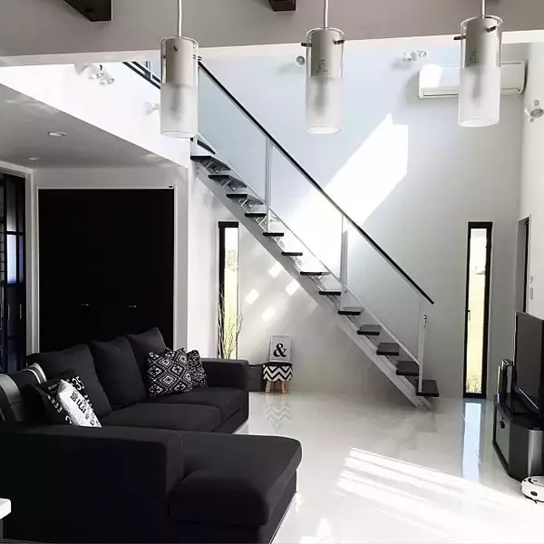 「まるで海外のお部屋♡憧れのシンプルモダンなリビング10選」の画像