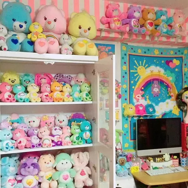「キャラクターや雑貨がいっぱい☆ポップでカラフルなお部屋」の画像
