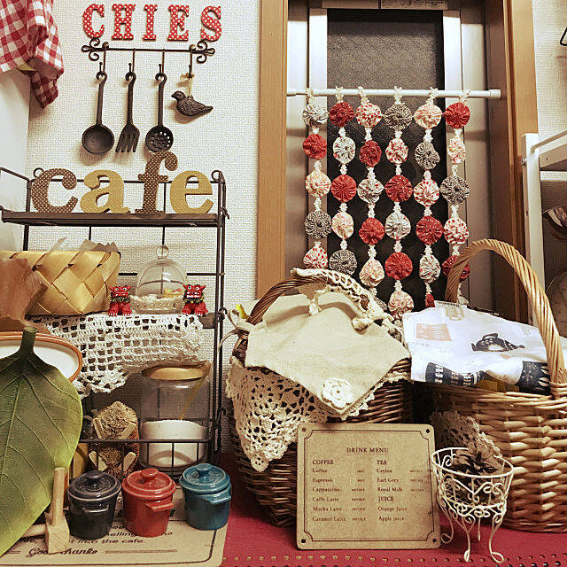 お部屋を華やかに変身♪手作りヨーヨーキルトカーテン