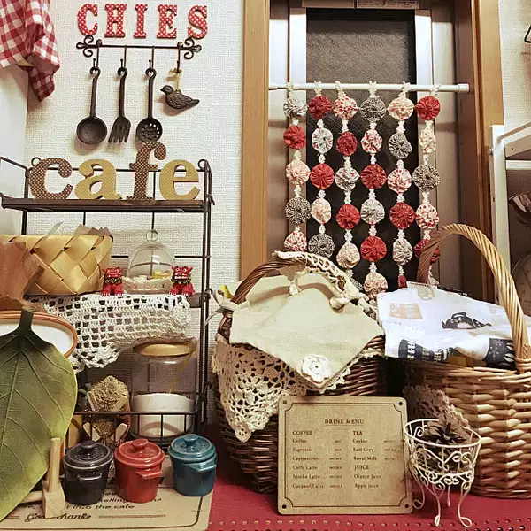 「お部屋を華やかに変身♪手作りヨーヨーキルトカーテン」の画像