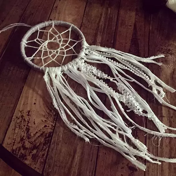 「100均でも入手できる！刺繍枠を使ったハンドメイド雑貨」の画像