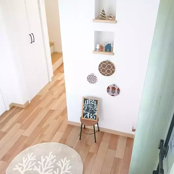 「100均でも入手できる！刺繍枠を使ったハンドメイド雑貨」の画像