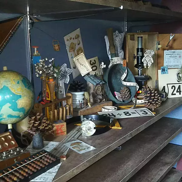 「遊び心と知性が絶妙マッチ♡理系インテリアの魅力とは」の画像