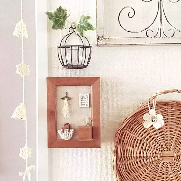 「壁面を彩る！DIYで完成させる個性的なスイッチカバー」の画像