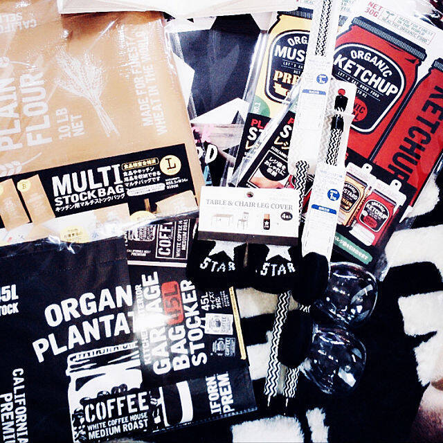 使いやすくてすっきり空間に！セリアのゴミ袋ストッカー