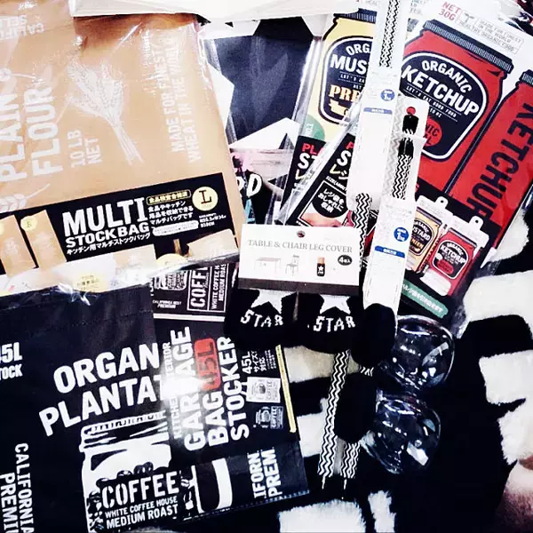 「使いやすくてすっきり空間に！セリアのゴミ袋ストッカー」の画像