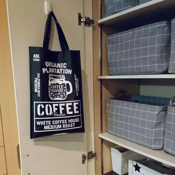 使いやすくてすっきり空間に！セリアのゴミ袋ストッカー