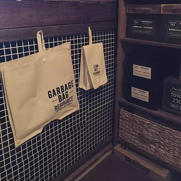 「使いやすくてすっきり空間に！セリアのゴミ袋ストッカー」の画像