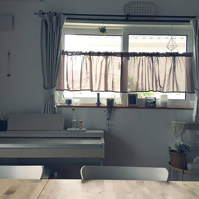掛け方1つでスタイルアップ♪カフェカーテンの使い方