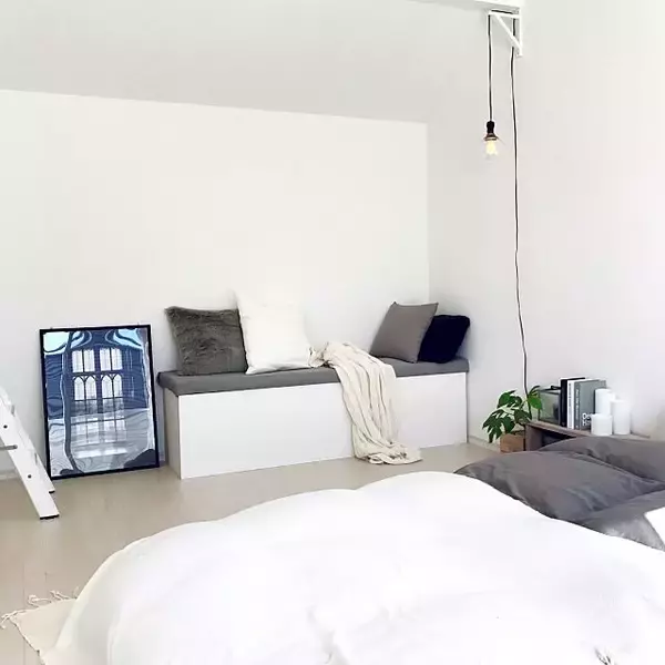 「手作りベンチをどこに置く？DIYでお部屋をグレードアップ」の画像