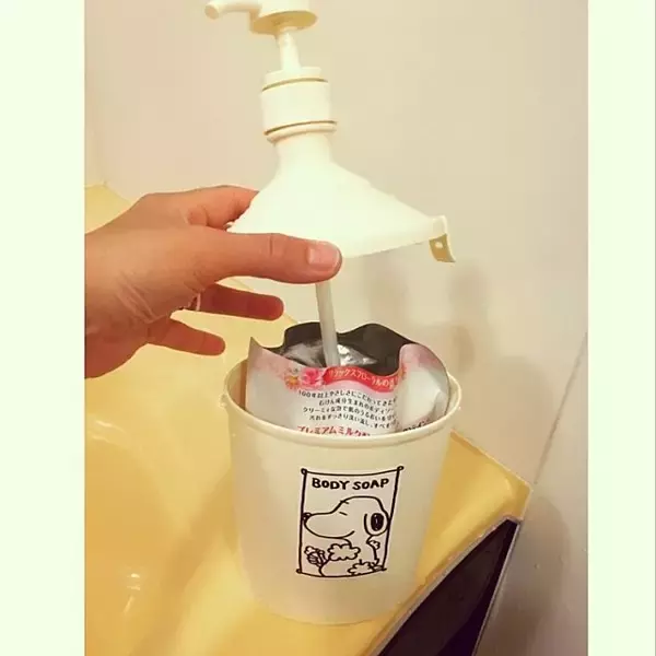 「掃除に収納に便利！バスルームで活躍する100均アイテム」の画像