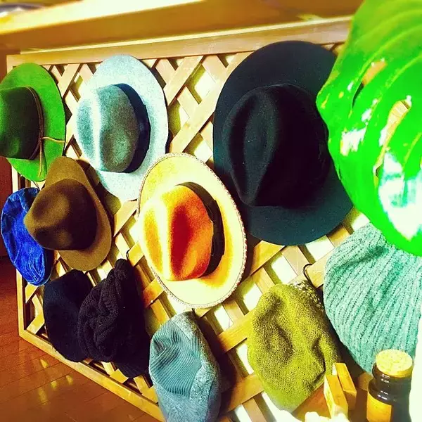 「帽子はどうしまう？すぐ試してみたくなる収納アイデア」の画像