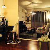 「照明にひと工夫！夜のリビングのリラックススタイル」の画像1