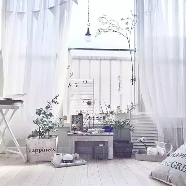 「毎日癒されたい♪IKEAの白カーテンで居心地良い空間づくり」の画像
