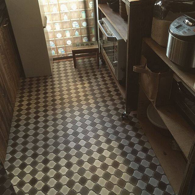 お部屋をイメチェン レトロなタイル柄クッションフロア 19年1月3日 エキサイトニュース 3 3