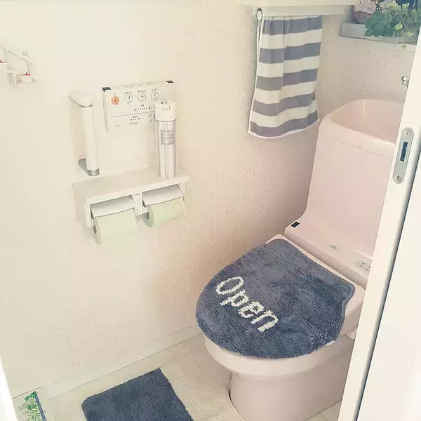 「ニトリとしまむらでそろえる！トイレマットとフタカバー」の画像