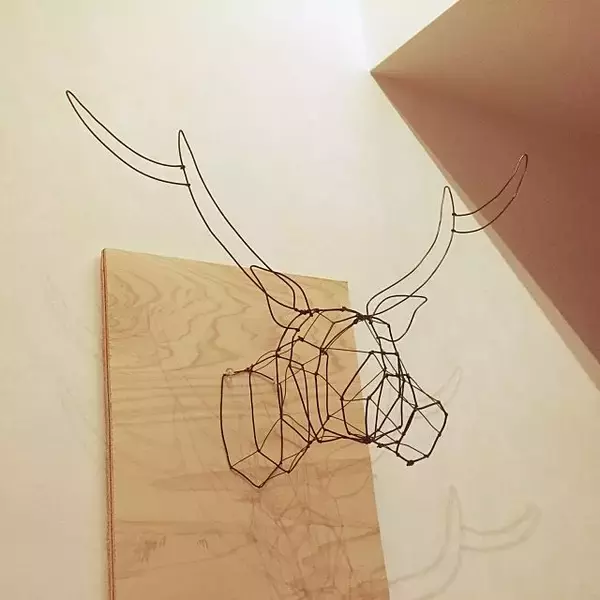 「どんなお部屋にもマッチする！壁にアニマルトロフィーを飾ろう」の画像